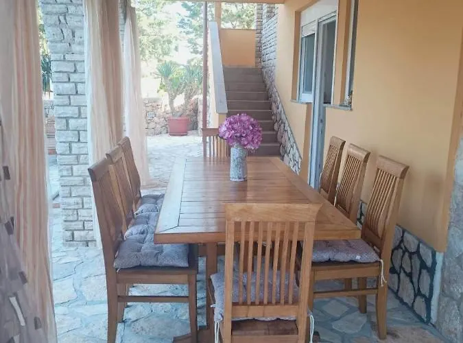 Holiday home Kuca Za Odmor Vugica Polje (Krk)